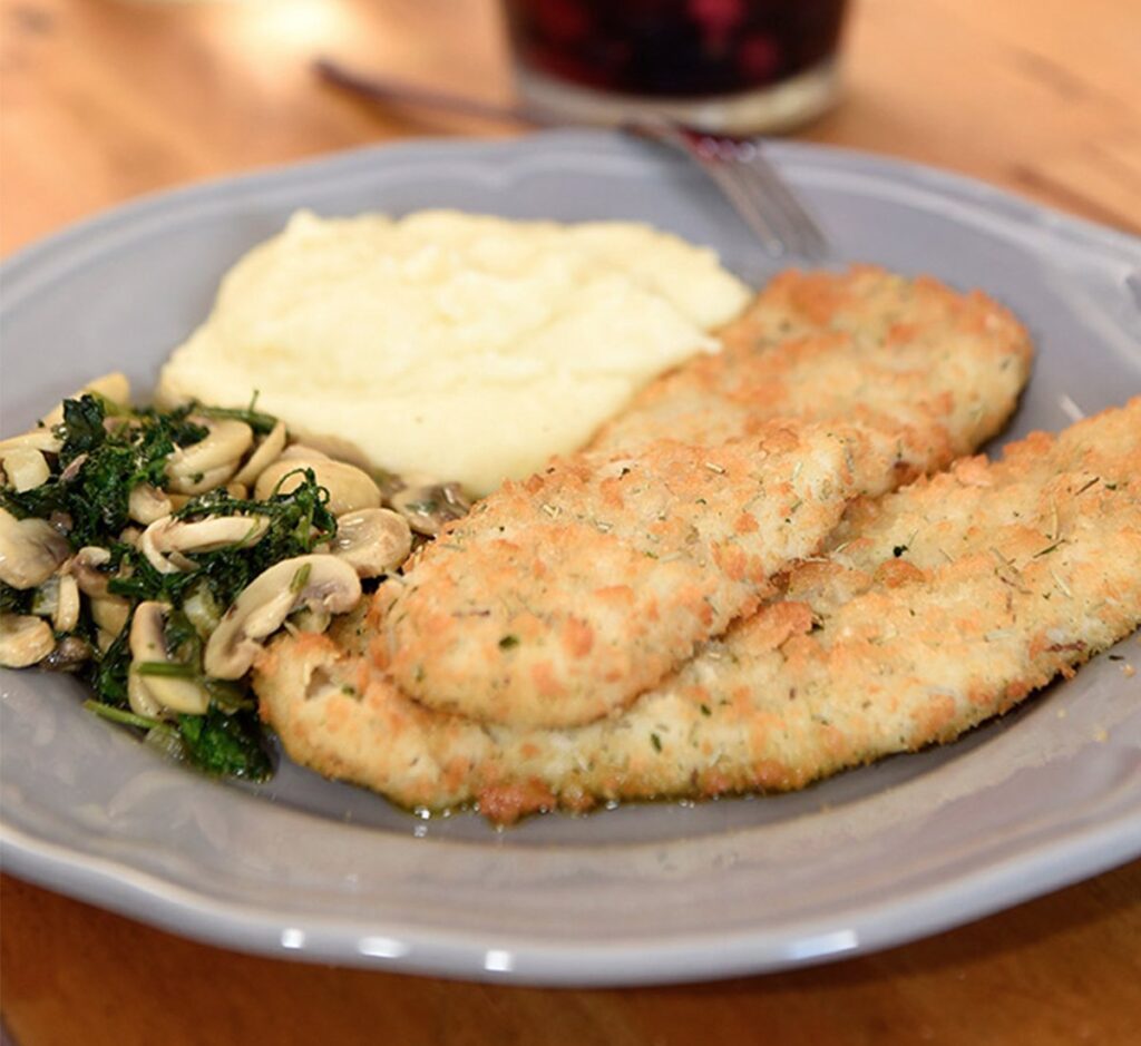 Filetes Primavera com Puré de Batata e Cogumelos à Bulhão Pato