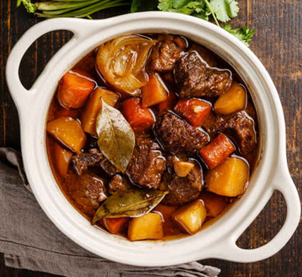 Jardineira de Carne com Legumes e Hortelã