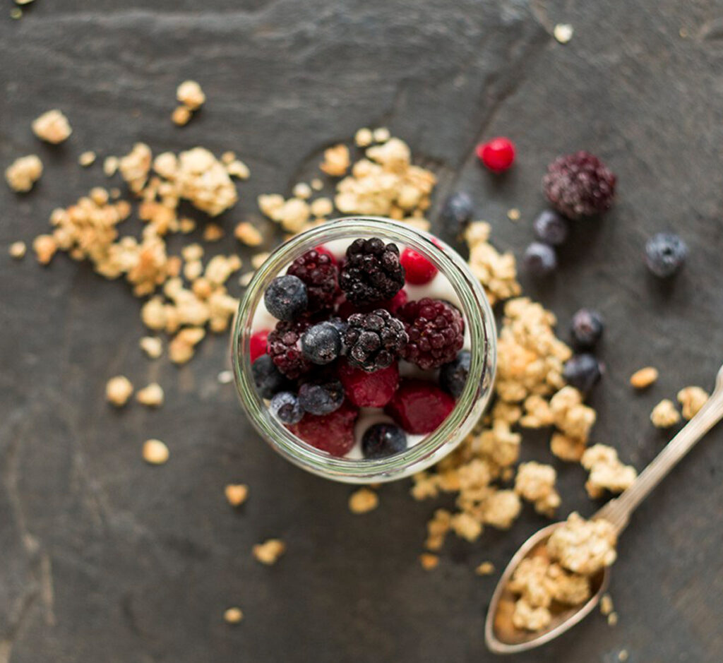 Trifle Frutos Silvestres e Iogurte Grego