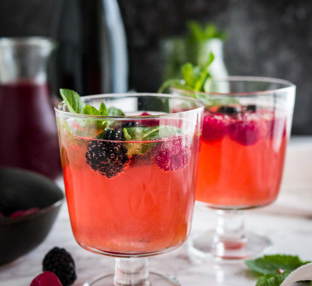 Sangria de Champanhe com Frutos Vermelhos