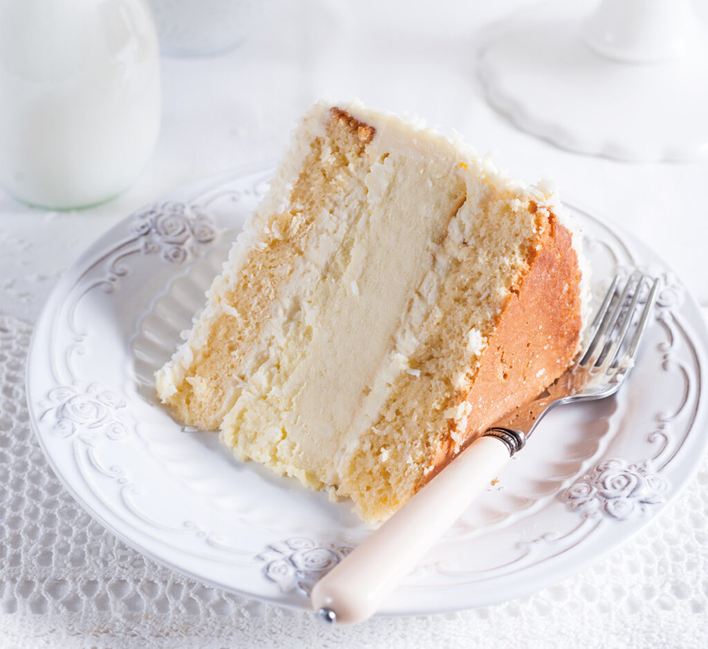 Bolo de Coco Recheado
