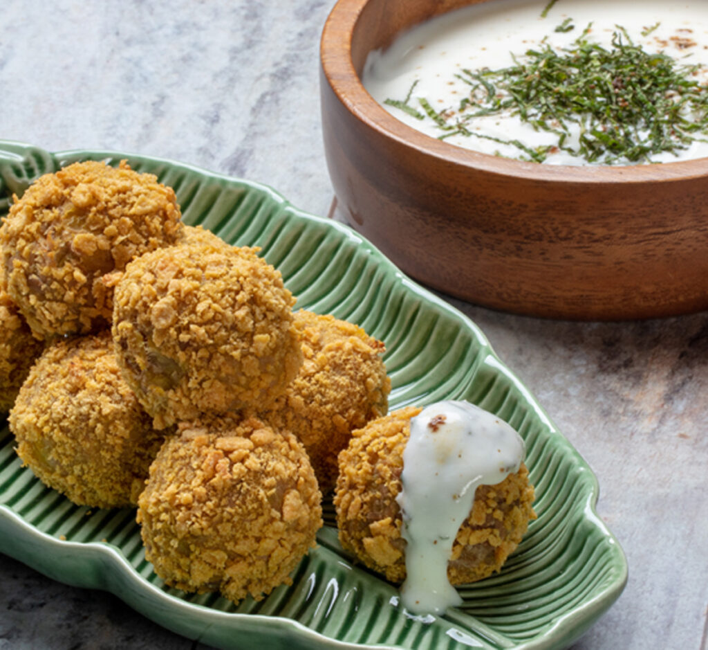 Snack Bom Petisco com Molho de Iogurte