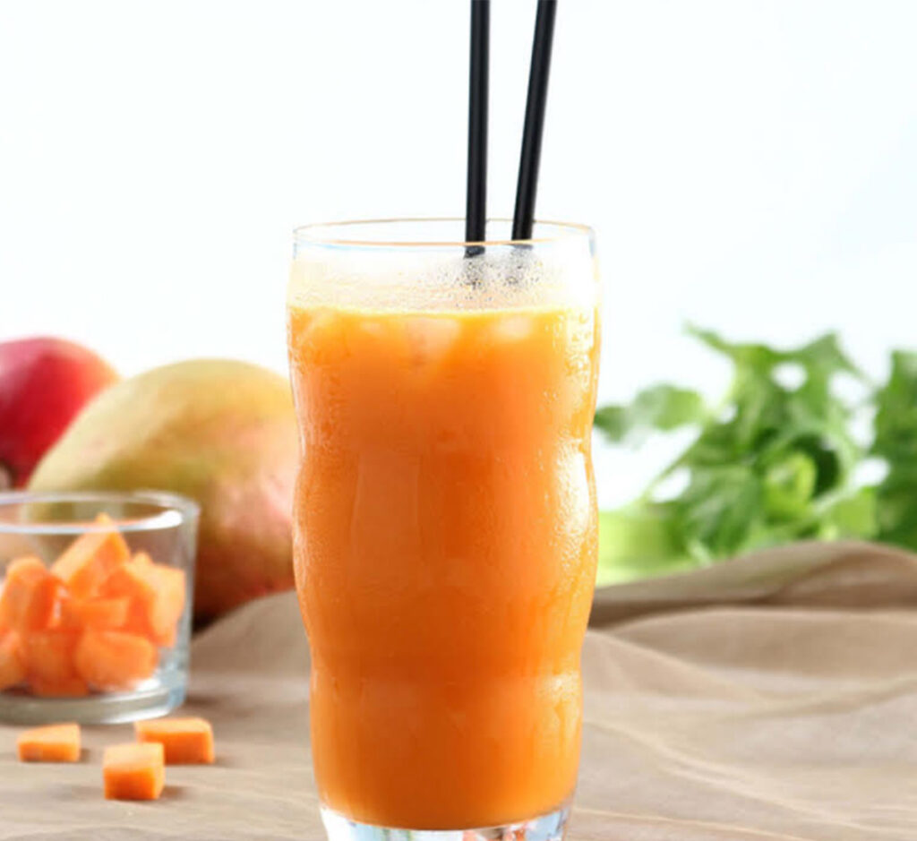 Cocktail de laranja e cenoura