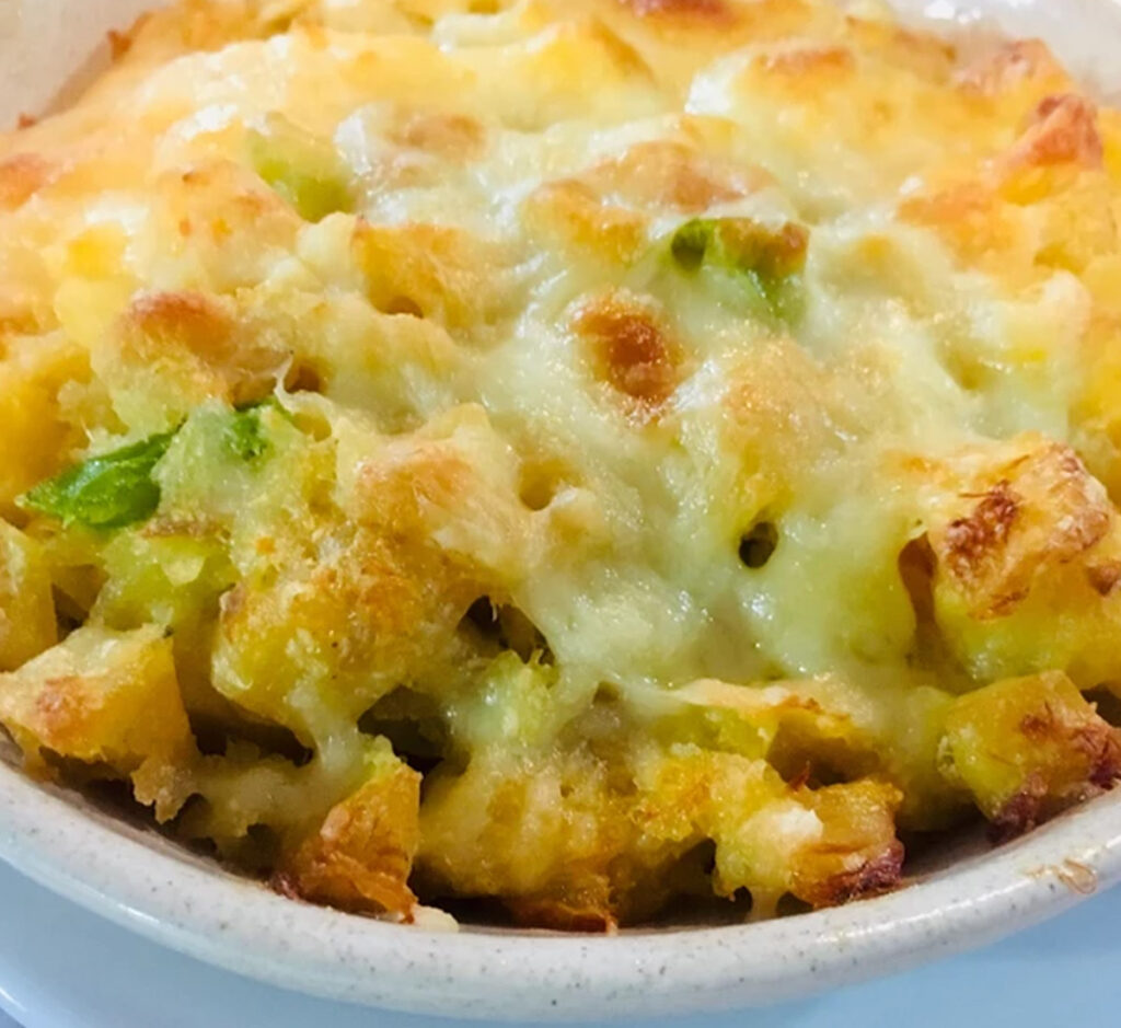 Bacalhau Gratinado com Puré de Brócolos e Cenoura