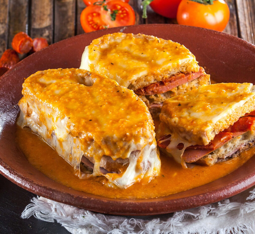 Francesinha em pão saloio