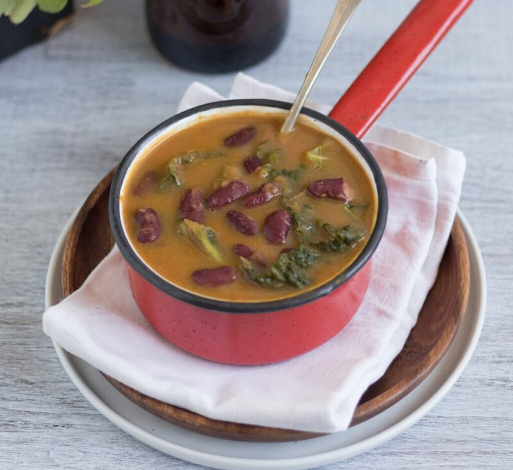 Sopa de Feijão e Couve