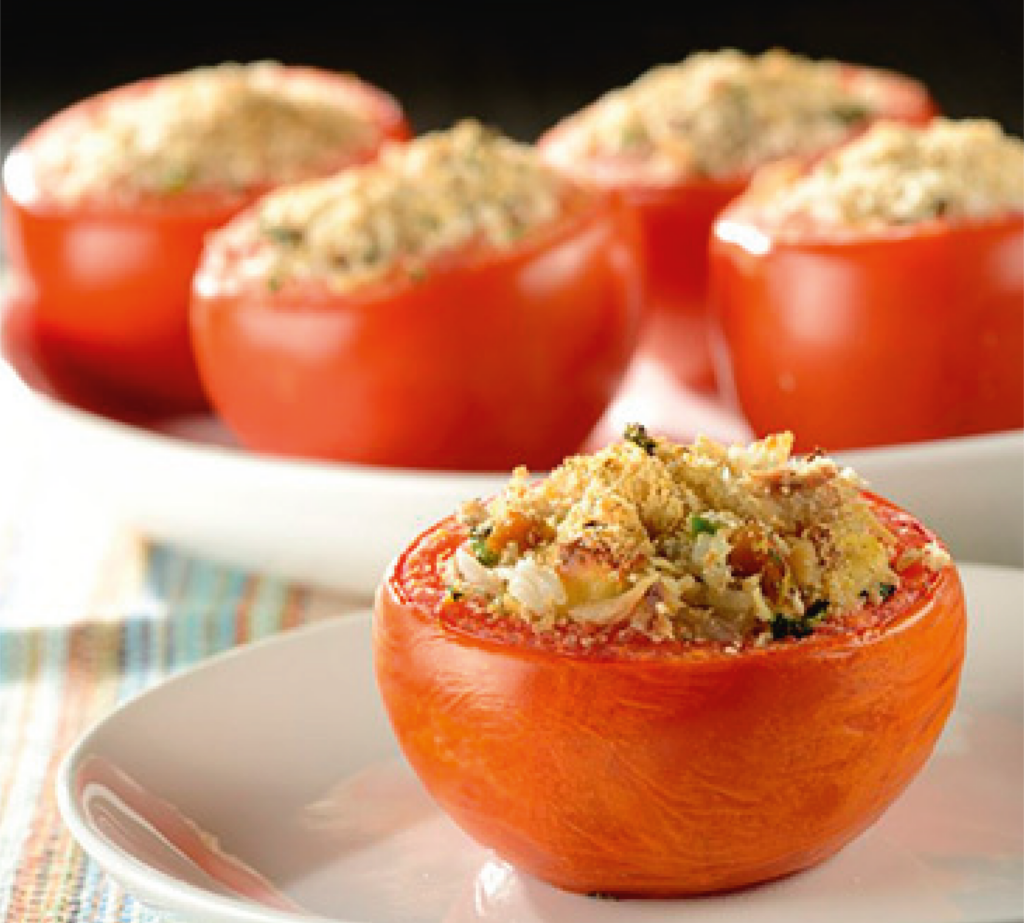 Tomate recheado com pasta de atum