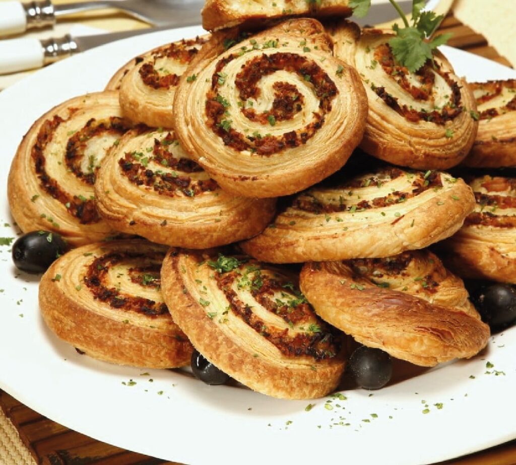 Folhado caracol de atum com azeitonas