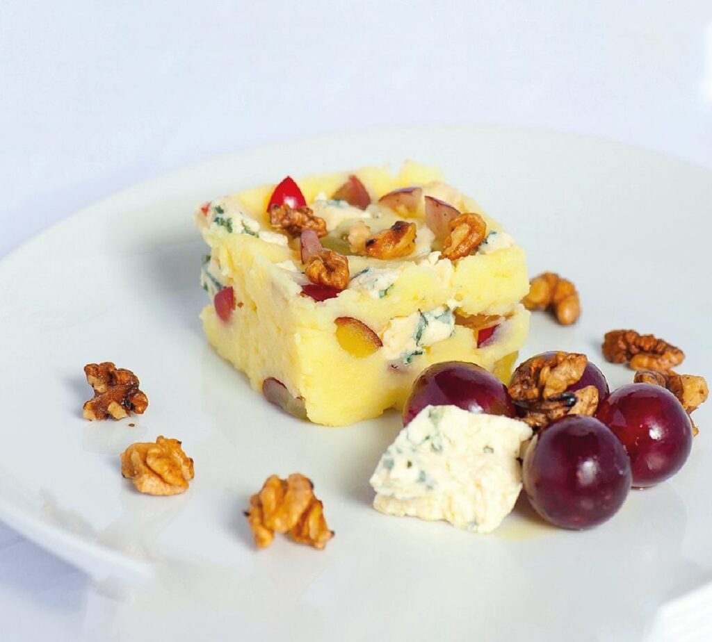 Puré de Batata com Queijo Azul e dois Frutos, Seco e Fresco