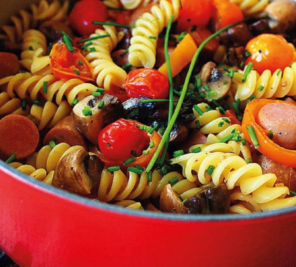 Fusilli com Legumes e Salsichas de Aves
