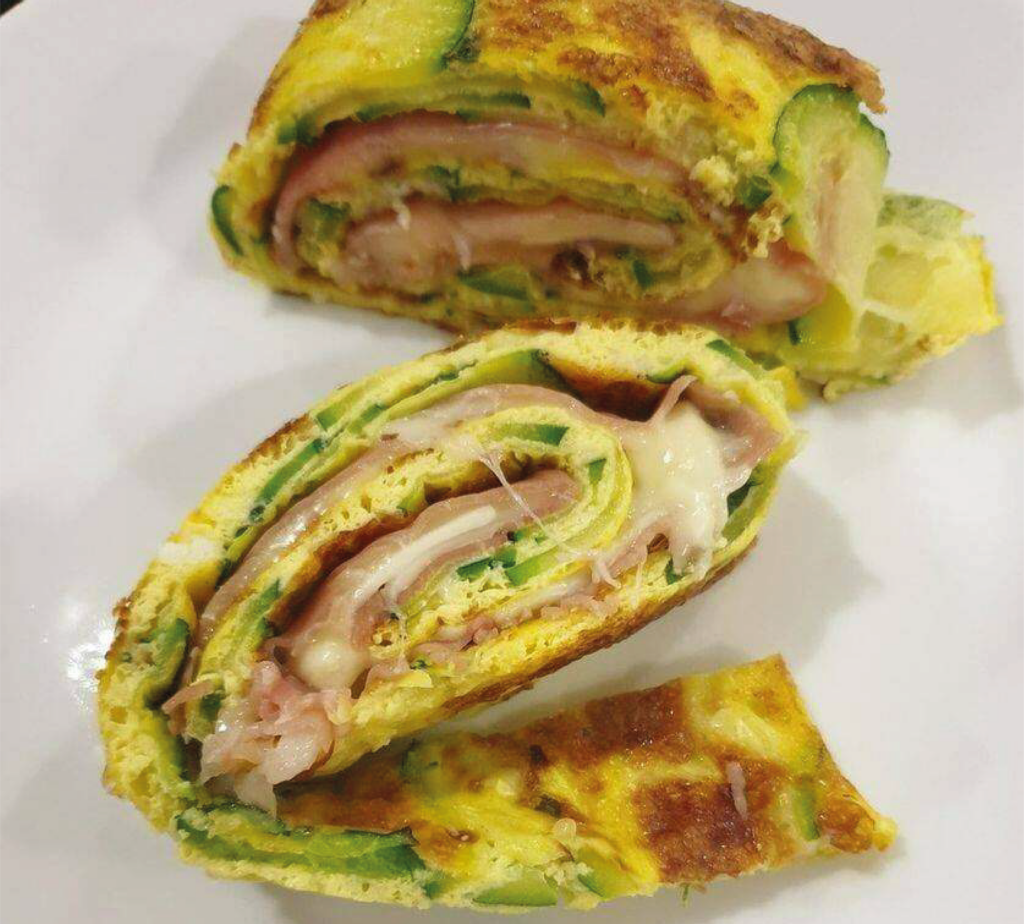 Fatias de courgette e fiambre