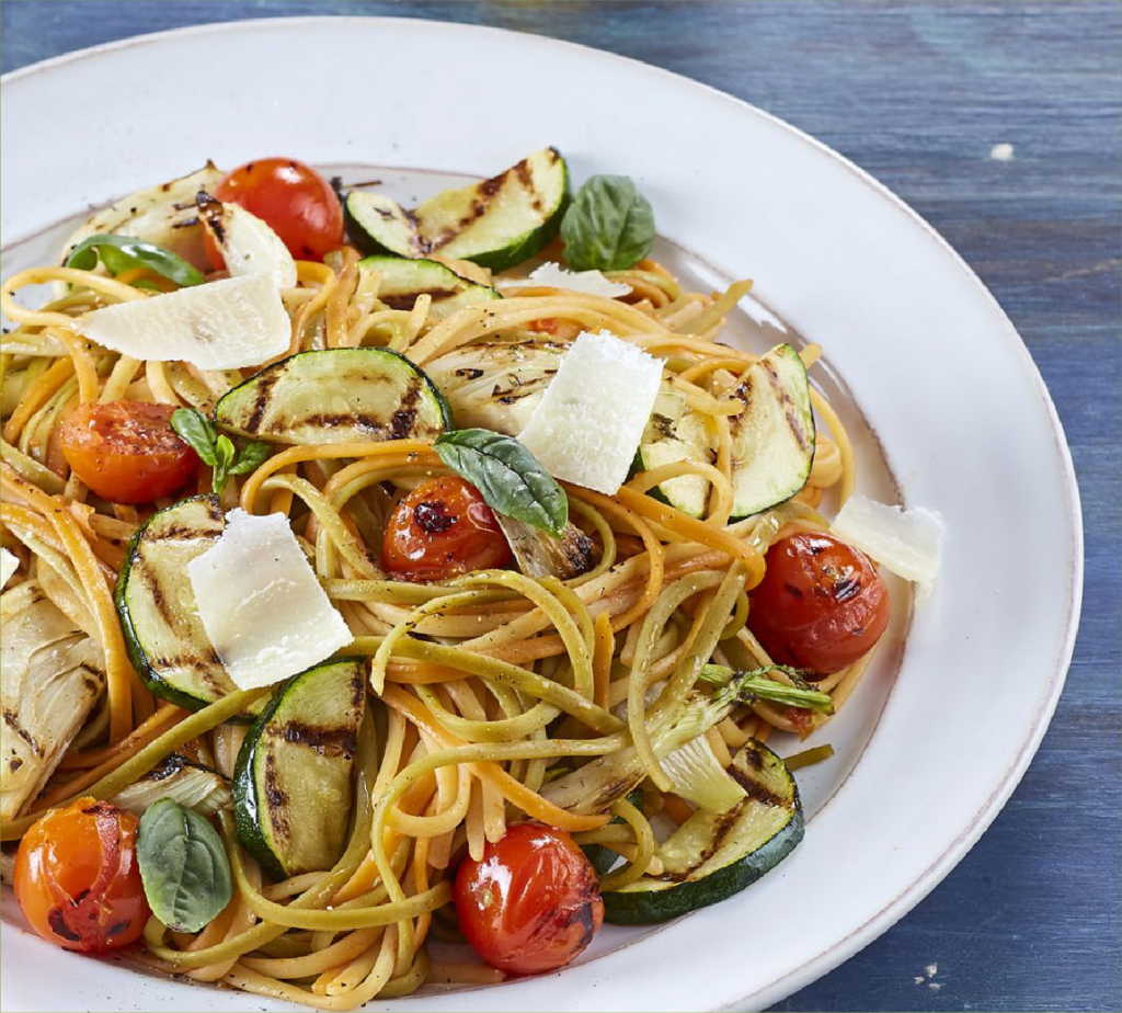 Linguine de vegetais com legumes