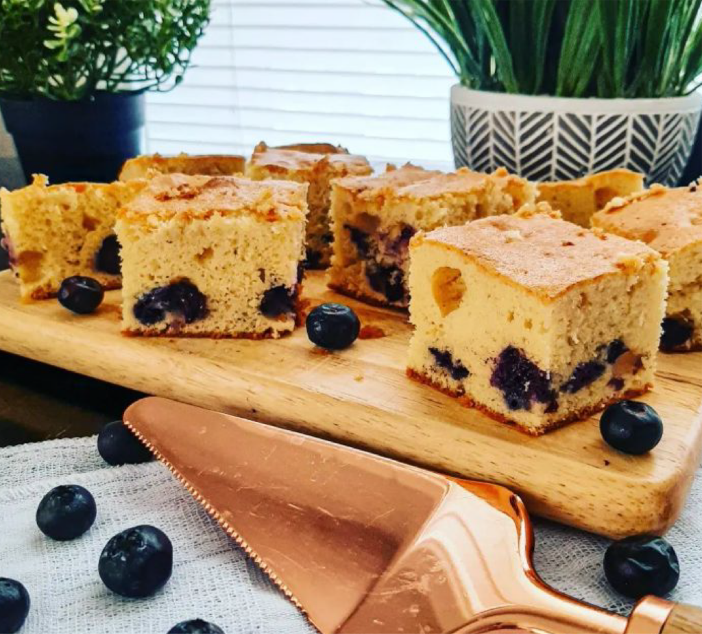 Bolo de iogurte de kefir com uvas
