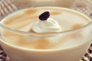 PUDIM DE CAFÉ A ACOMPANHAR COM CHANTILY