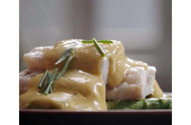 Pescada ao Vapor com Molho Bearnês