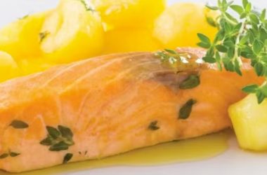 Salmão Salteado com Tomilho e Batatinhas