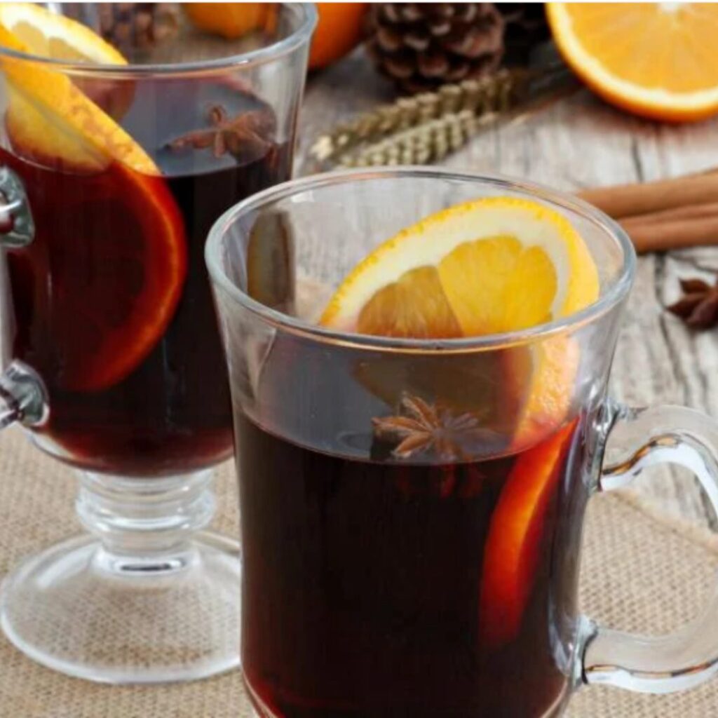 Vinho Quente com Anís, Laranja e Canela
