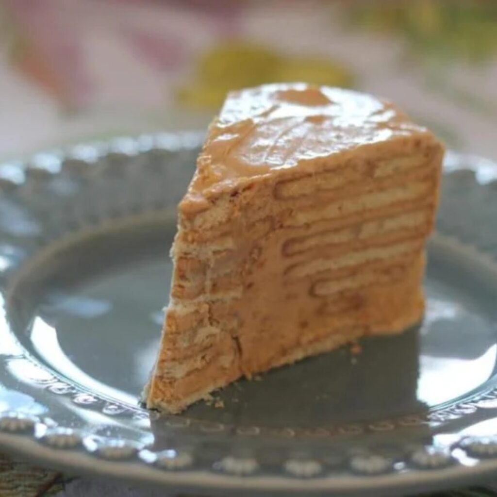 Bolo de Bolacha e Leite Condensado