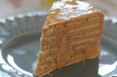 Bolo de Bolacha e Leite Condensado