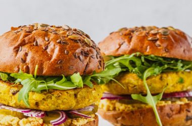 Burger de Pescada com Alface e Ketchup Caseiro