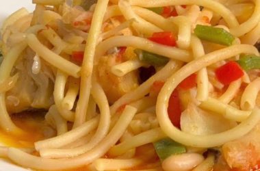 Meada com bacalhau, açafrão e azeitonas