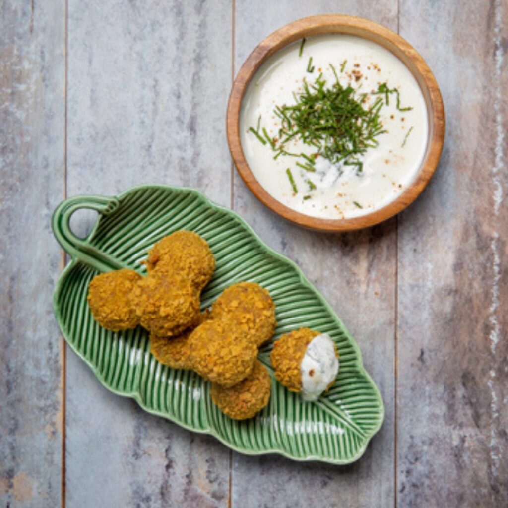 Snack de Atum Bom Petisco com Molho de Iogurte