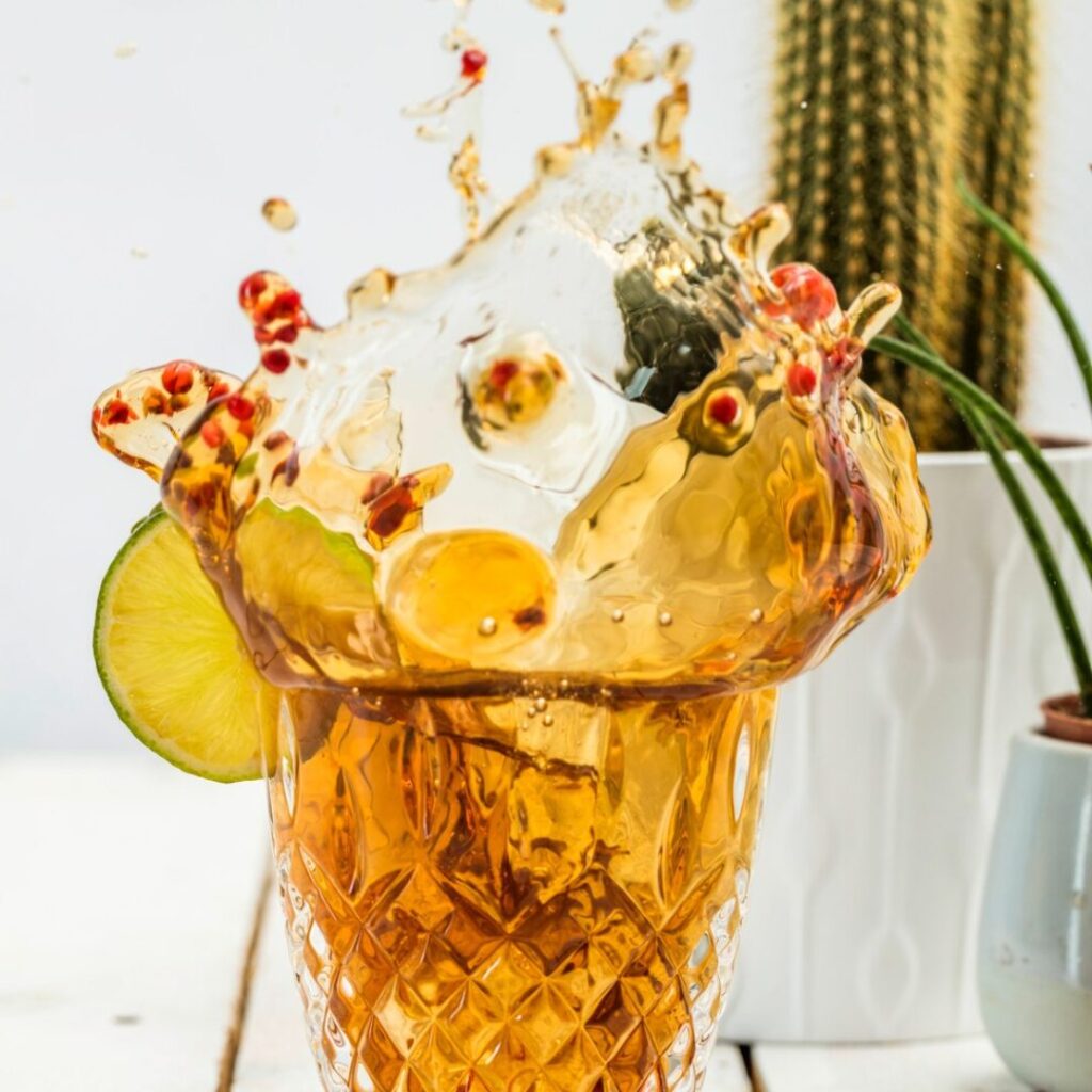 Ice Tea Pêssego com Xarope de Flor de Sabugueiro e Lima
