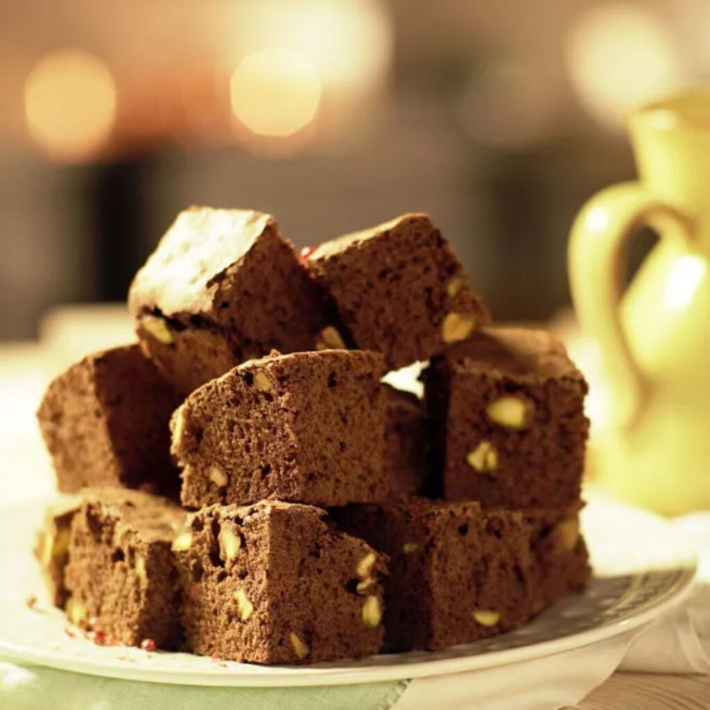 Brownie de Azeite, Pistácios e Pimenta Rosa