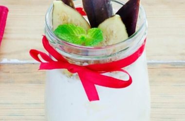 Gelado de iogurte OIKOS com amoras