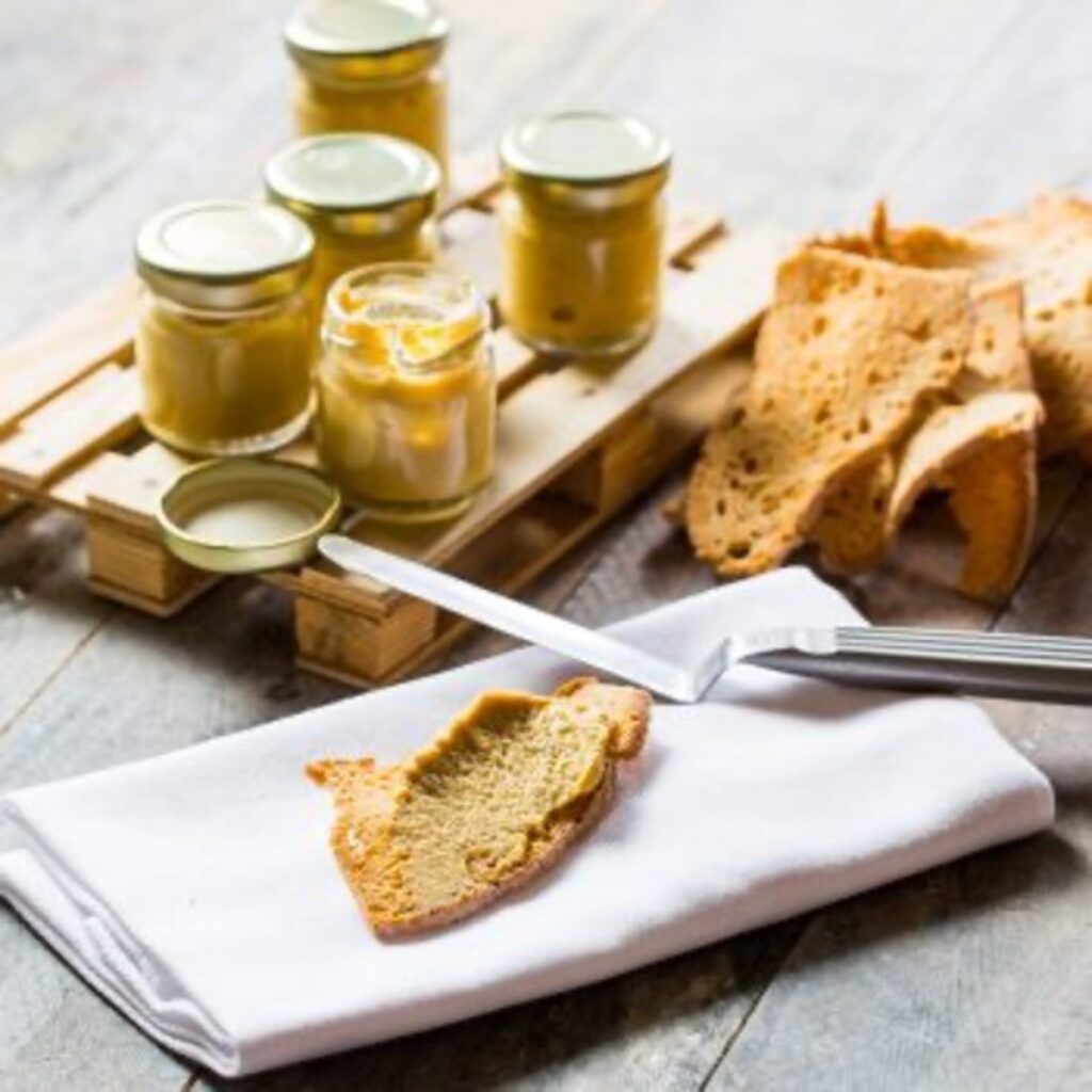 Paté de Bom Petisco, manga e orégãos