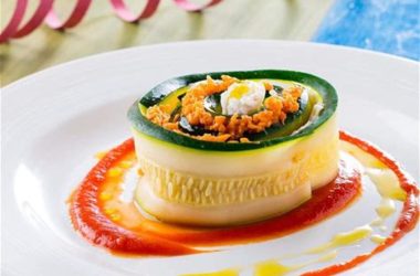 Picadinho de porco com queijo creme e fatias de courgette