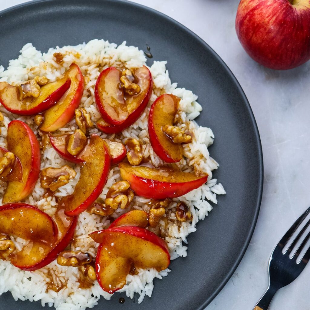 Arroz Agulha com Maçãs e Nozes Caramelizadas