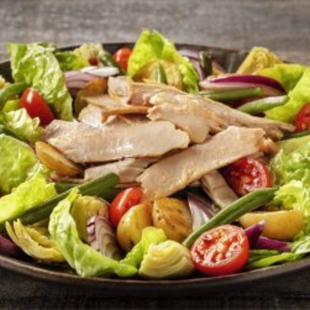 Salada niçoise com alcachofras