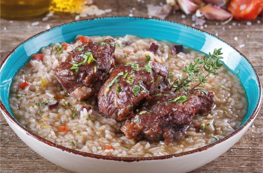 Bochechas de Porco com Arroz Malandrinho de Enchidos