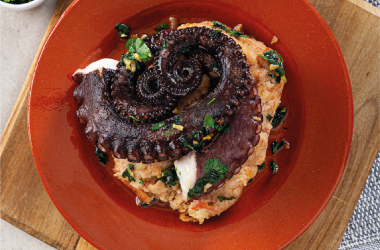 Polvo aos Coentros com Migas Alentejanas de Tomate