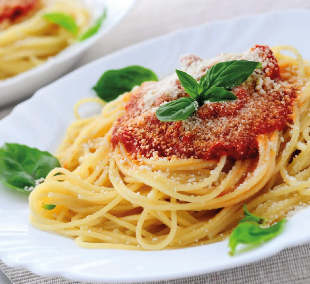 Esparguete com Molho de Tomate e Manjericão