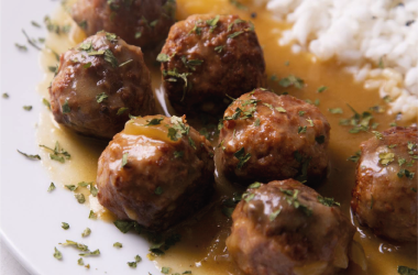 Almôndegas com Molho de Cerveja