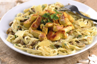 Fettuccine com Frango e Cogumelos