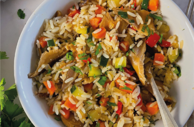 Cogumelos e Legumes Salteados com Arroz Vermelho