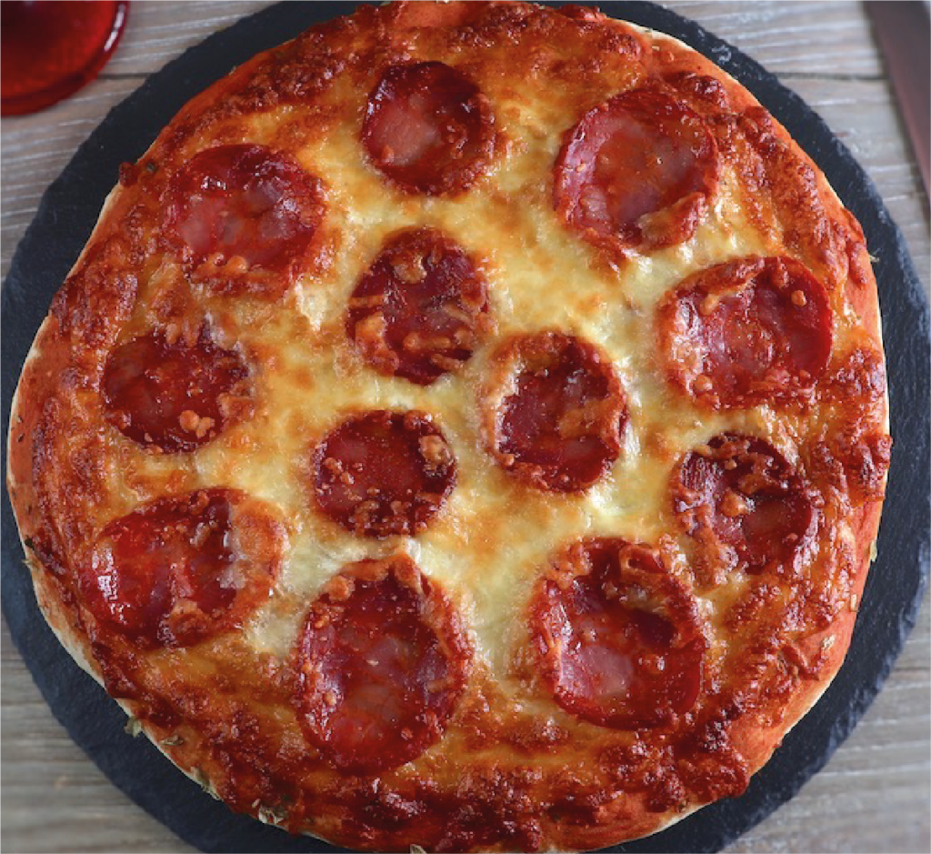 Pizza de Chouriço e Queijo
