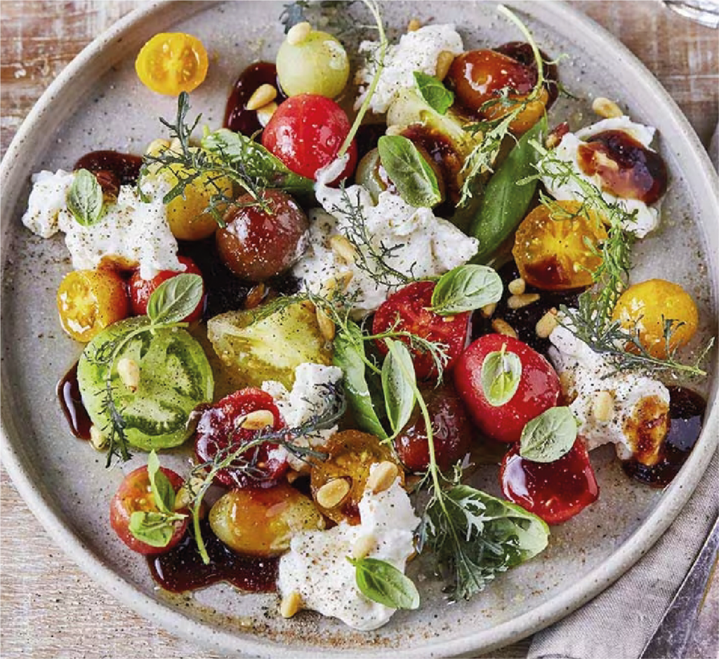 Salada de Burrata com Tomate e Azeitonas