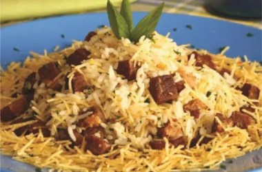 Arroz Branco com Batata Palha e Carne Salteada