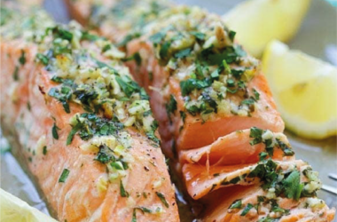 Salmão com Manteiga e Ervas