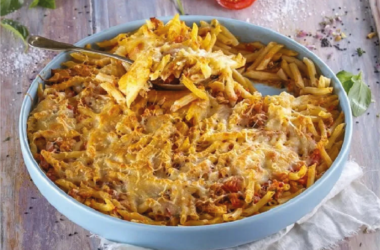 Tabuleiro de Macarrão e Atum