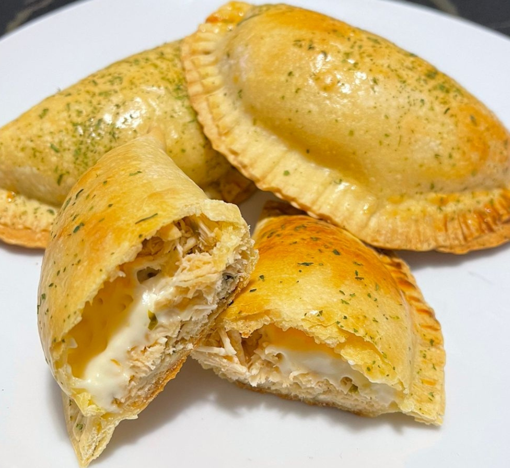 Pastel de Queijo Assado