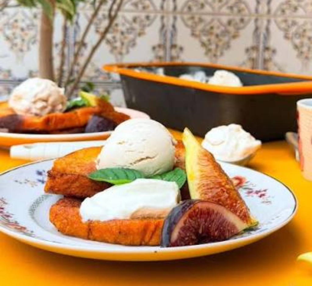Rabanada com Figos, Gelado de Café e Iogurte Natural